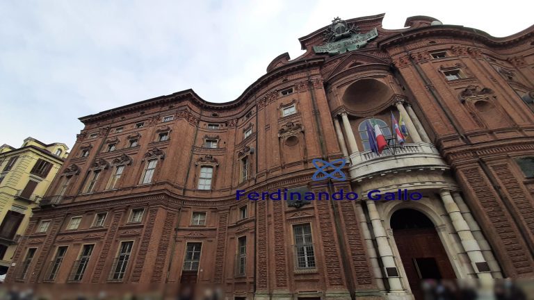 Palazzo carignano-monumento savoia-piazza